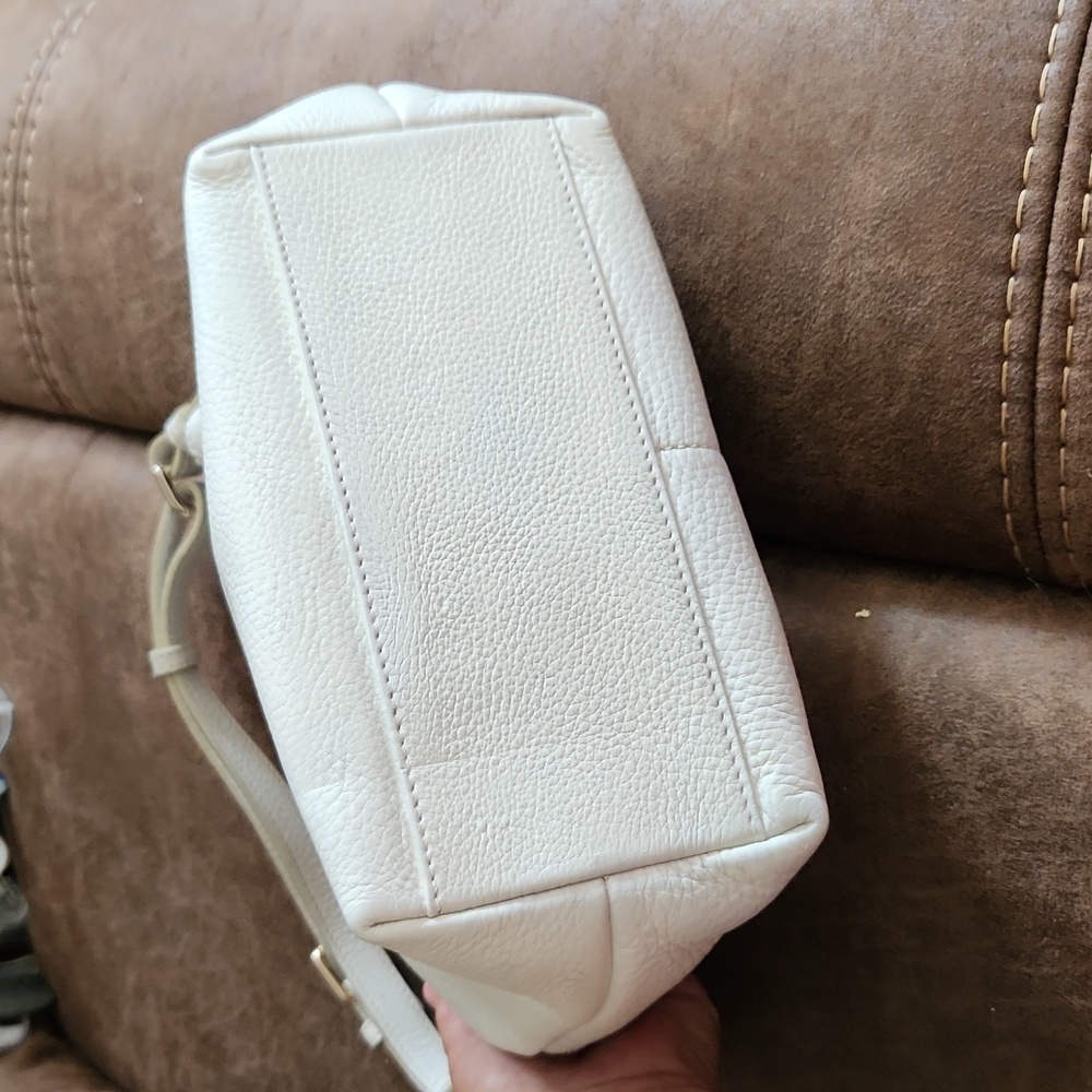 Dooney & Bourke white purse - Picture 4 of 13